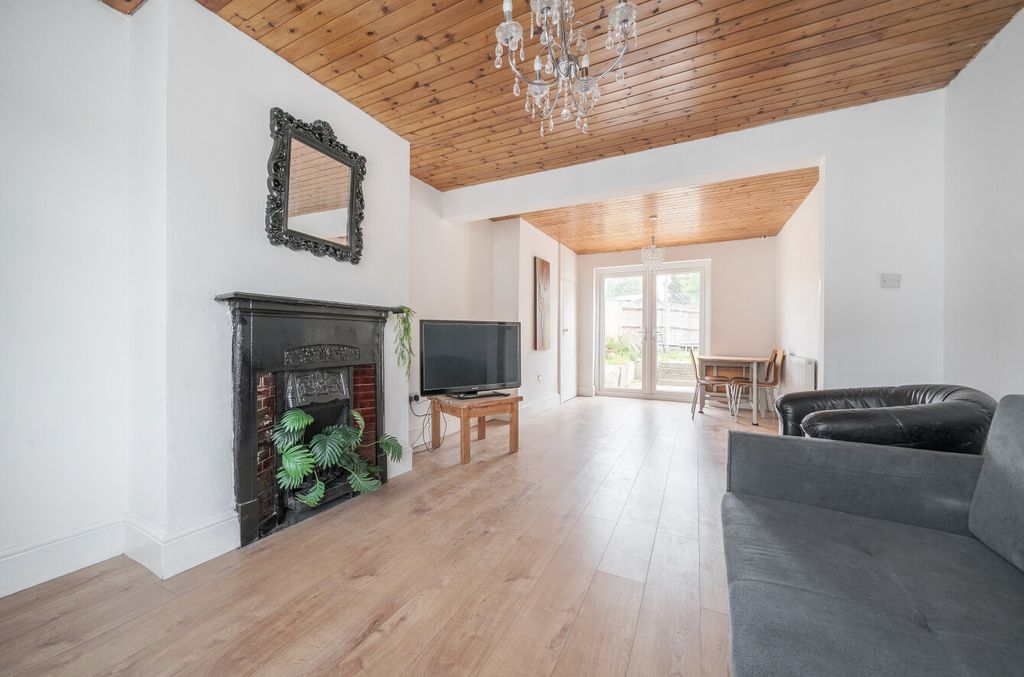 Property photo 2 of 19 1290929-11-682B0F...