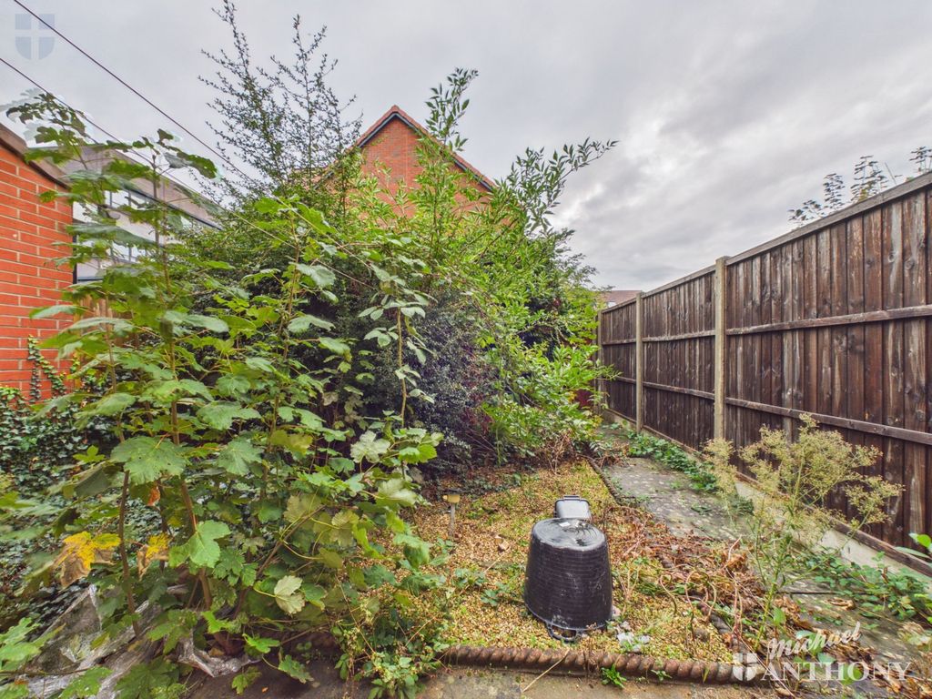 Property photo 3 of 12 Cam03218G0-Pr1199-Still005