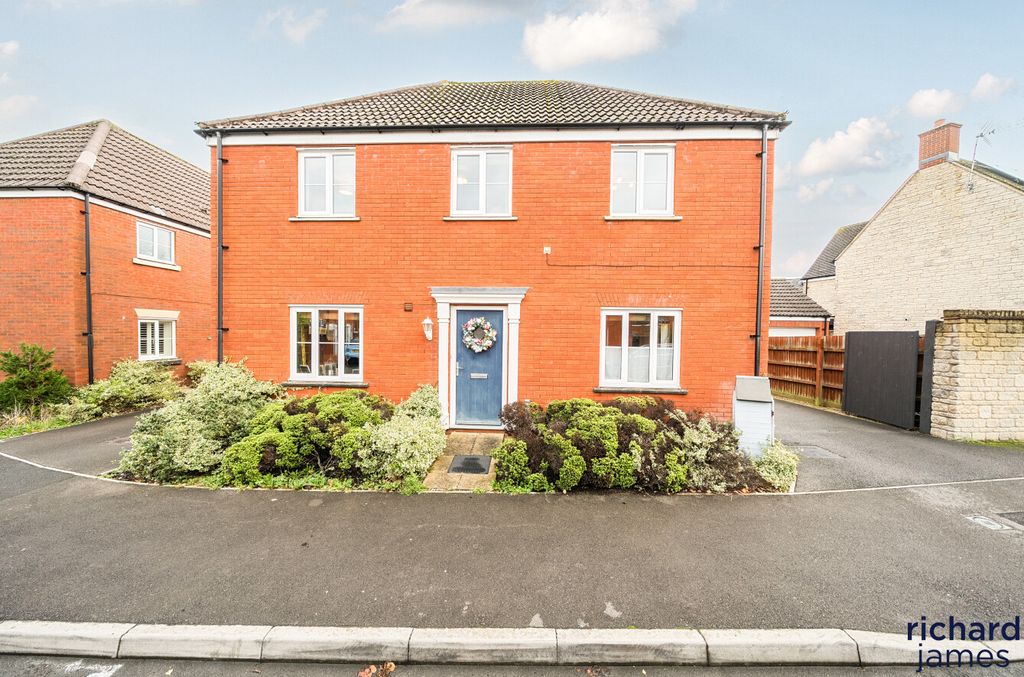 Property photo 1 of 18 Ef7d05E77Fe34Aacab466146Ef0466Af