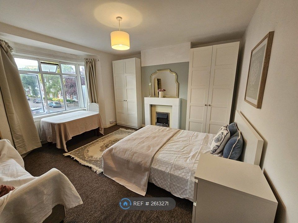 Property photo 1 of 13 Bed 2