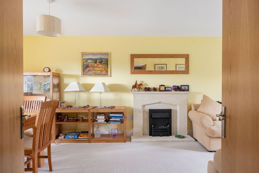 Property photo 2 of 28 Sitting Room