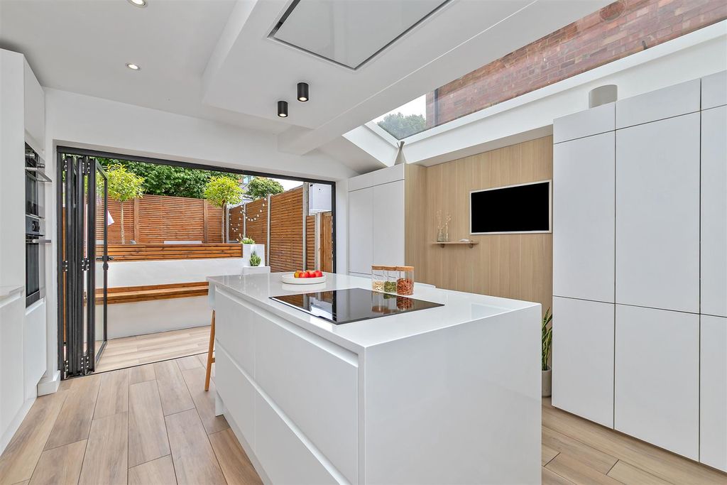 Property photo 3 of 35 10Hartroad-26.Jpg