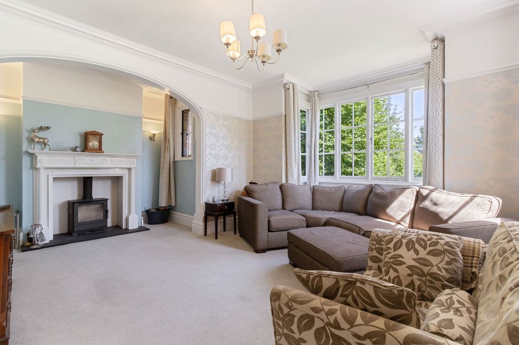 Property photo 2 of 22