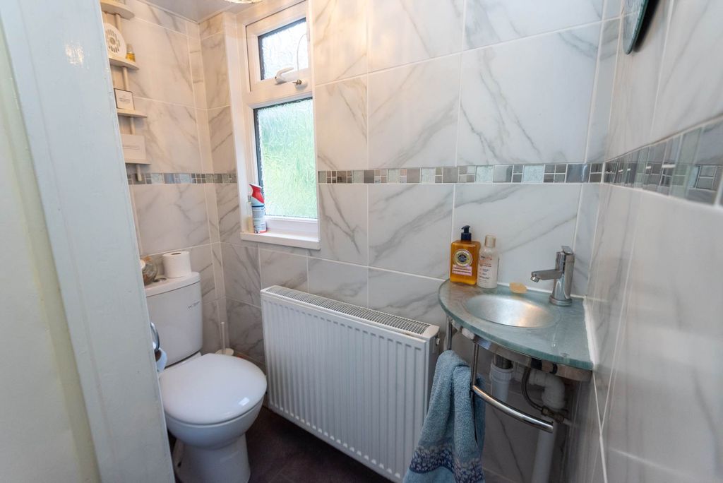 Property photo 3 of 26