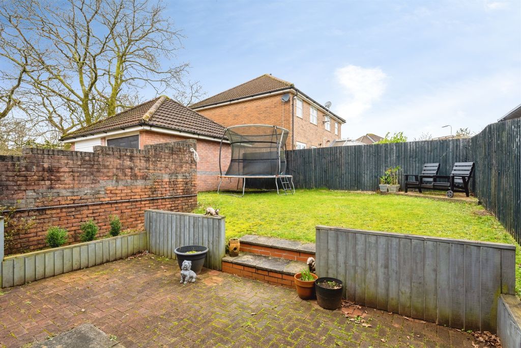 Property photo 2 of 20