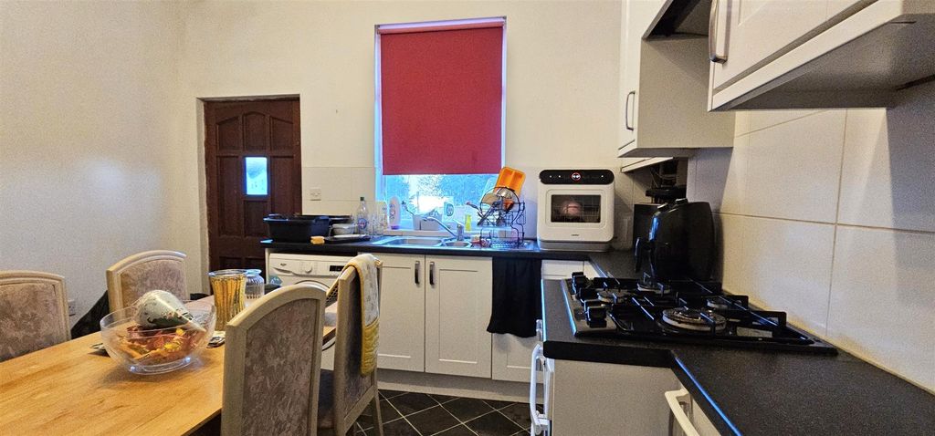 Property photo 3 of 9 Kitchen/ Diner