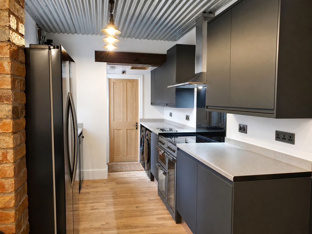 Property photo 3 of 15 Kitchen.Jpg