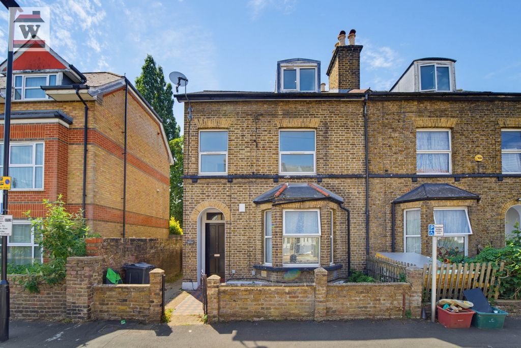 Property photo 1 of 11