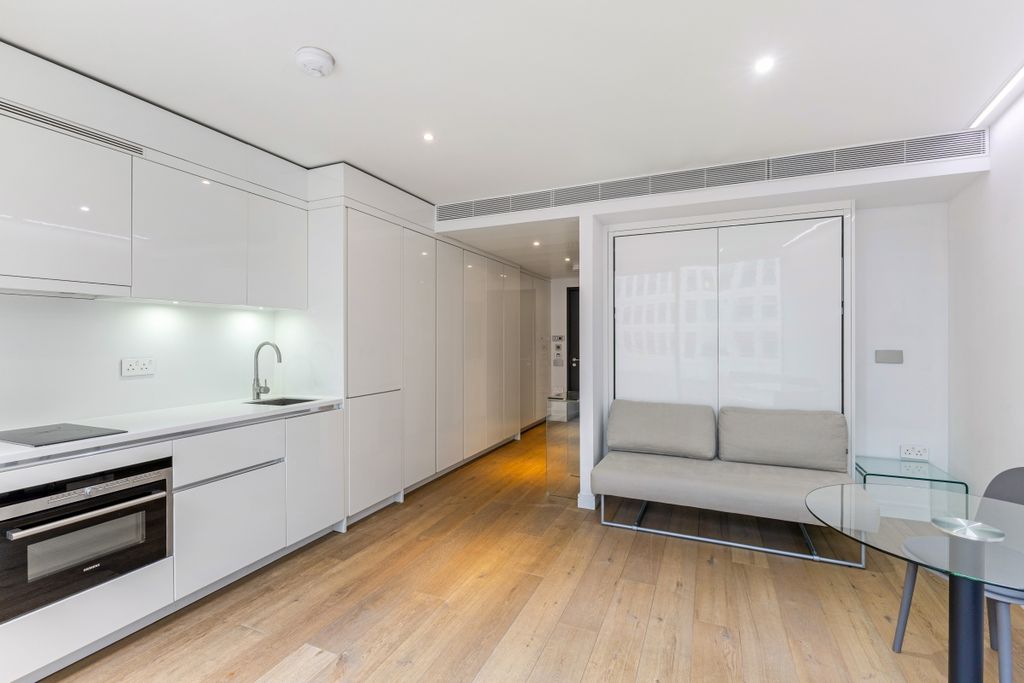 Property photo 2 of 12 105056_Flat 14 5 ...