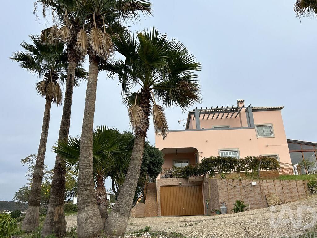 Property photo 2 of 26