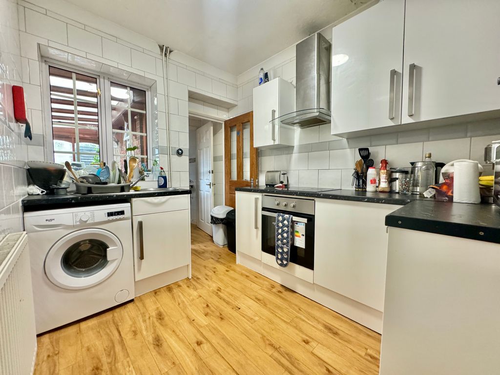 Property photo 2 of 9 Image