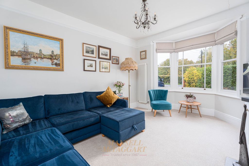 Property photo 2 of 31