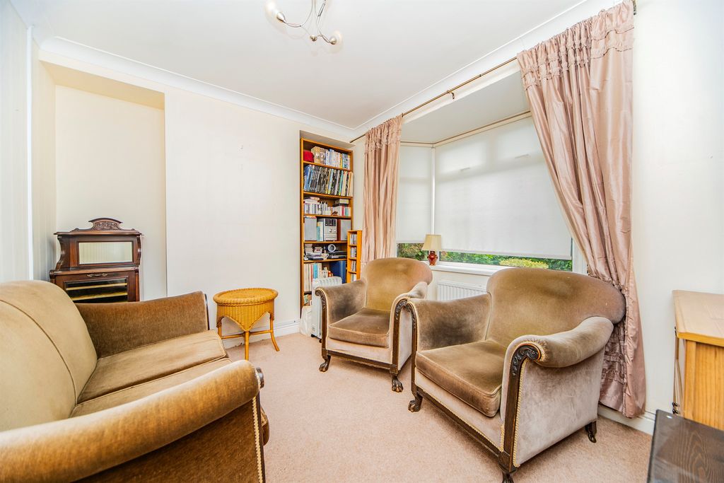 Property photo 2 of 17