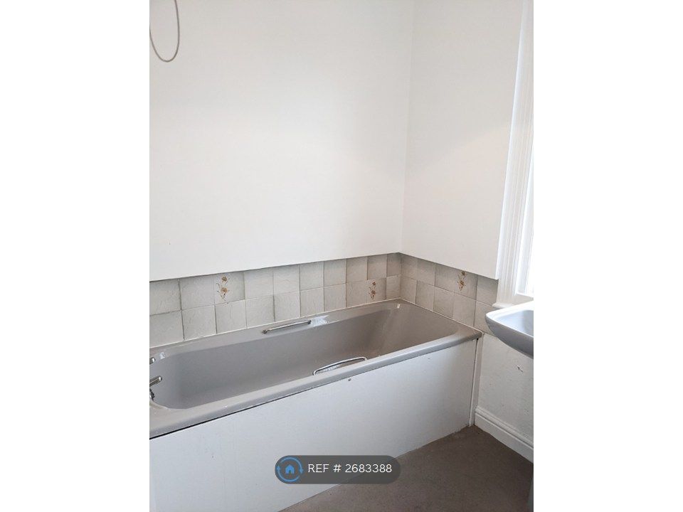 Property photo 2 of 5 2 Piece Bathroom