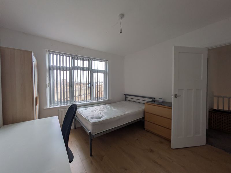 Property photo 3 of 8 Photo 2