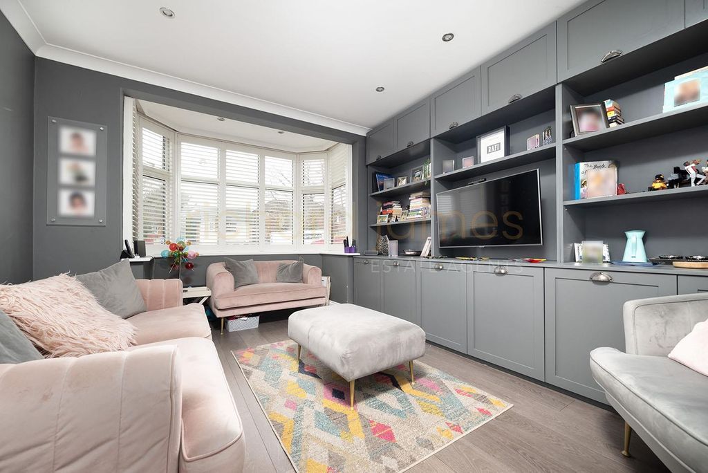 Property photo 3 of 14 W (4).Jpg