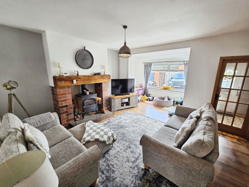 Property photo 2 of 17 Pbox-Img.Jpg