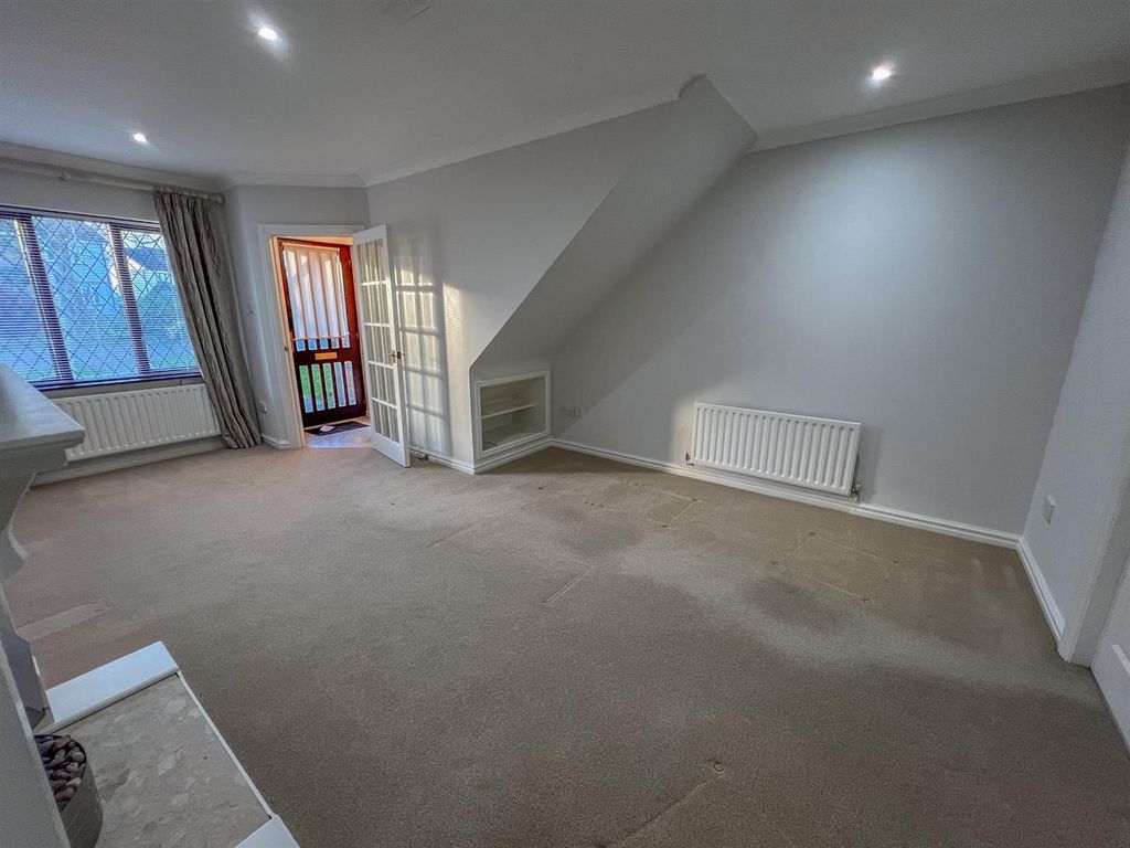 Property photo 3 of 15 21 Rosehill Mews-12.Jpg