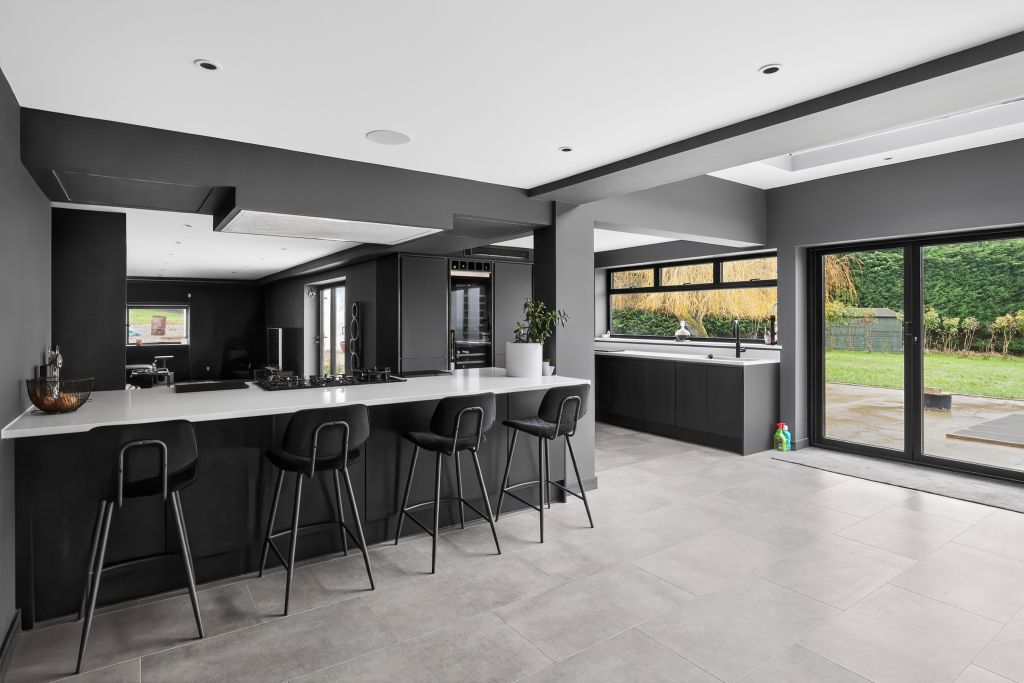 Property photo 2 of 30