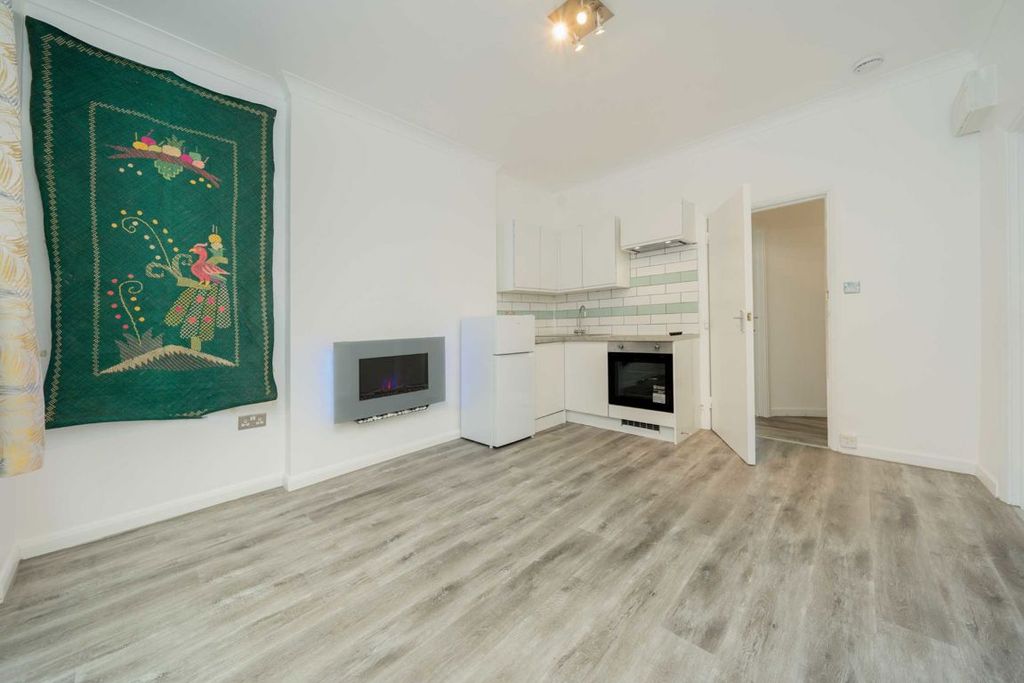 Property photo 3 of 4