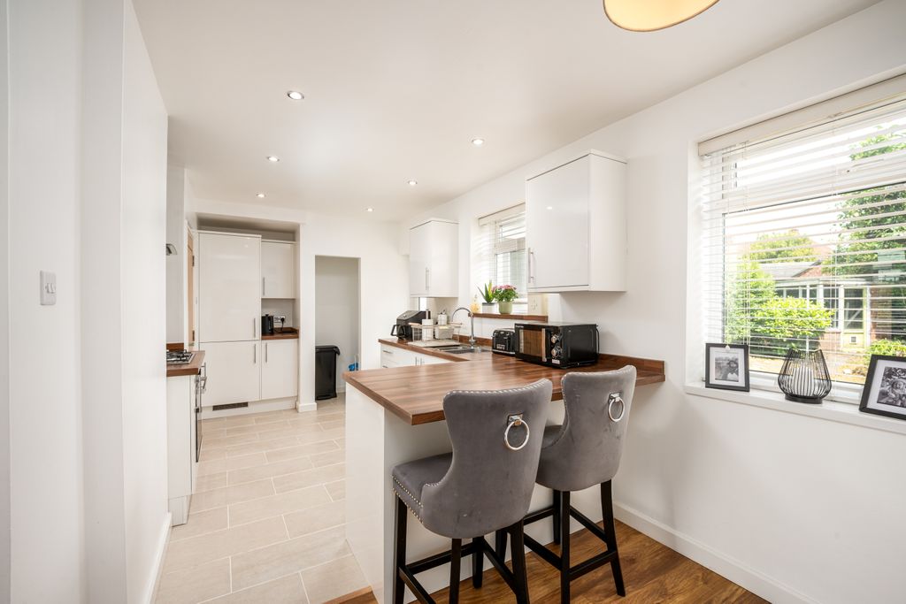 Property photo 2 of 27 08