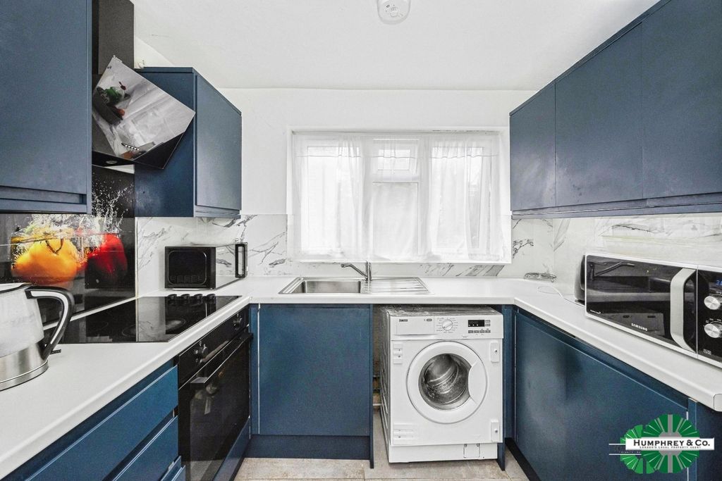 Property photo 2 of 8 Pbox-Kitchen-326532.Jpg