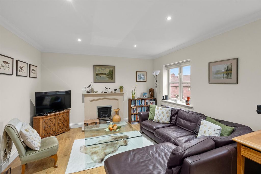 Property photo 2 of 32 1-Malstersyard-010.Jpg