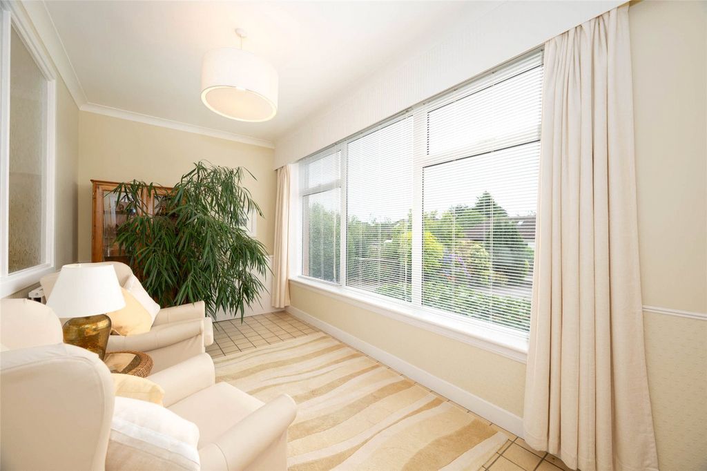 Property photo 3 of 29 Hillview Terrace 2
