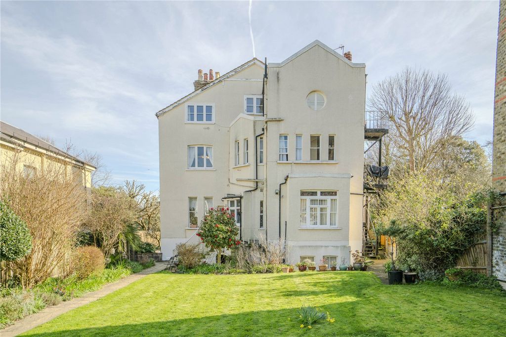 Property photo 1 of 8 Picture No. 11