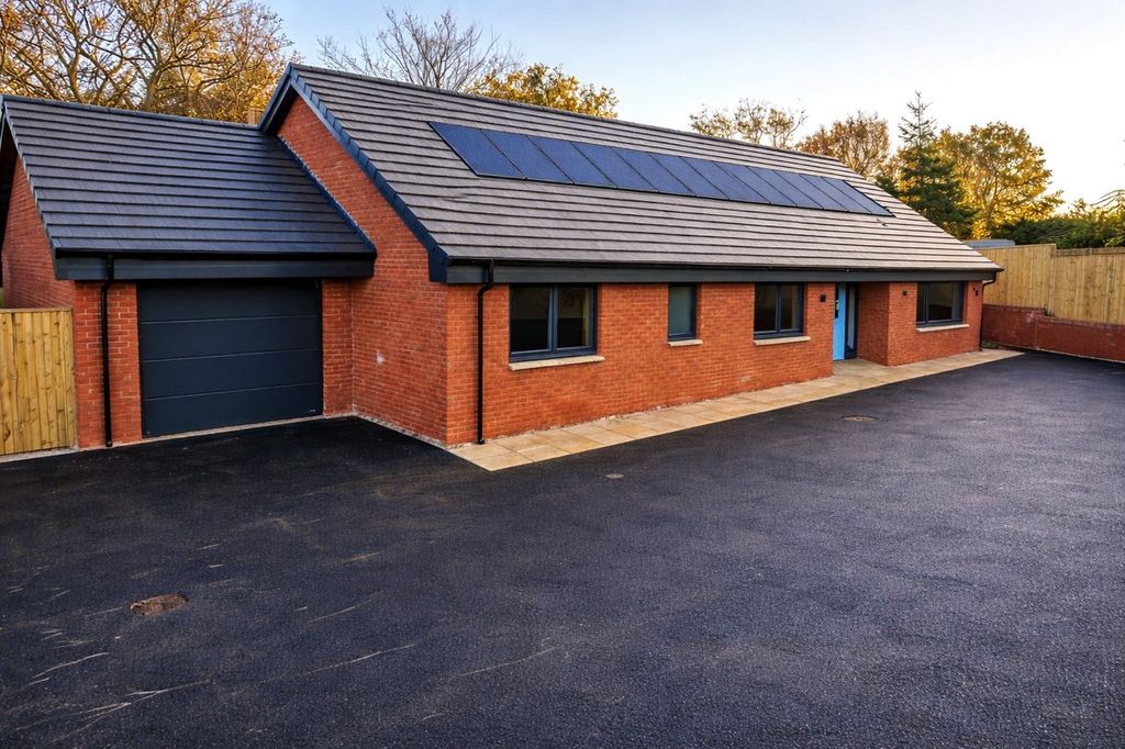 Property photo 1 of 5 Picture No. 16