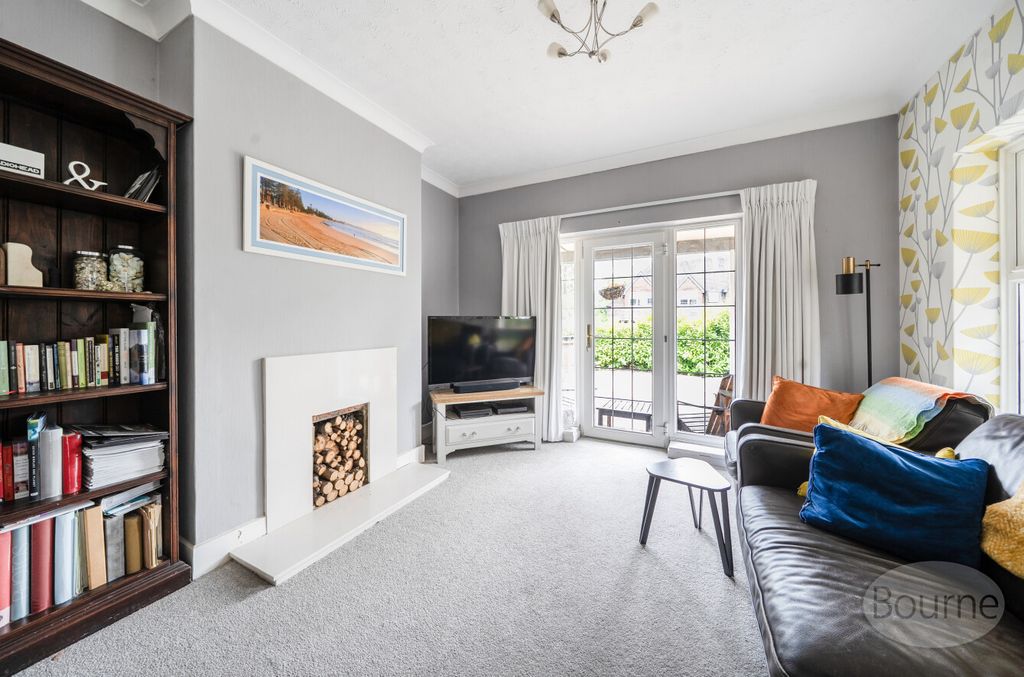 Property photo 2 of 19 4A461Ef3-8d05-46E...
