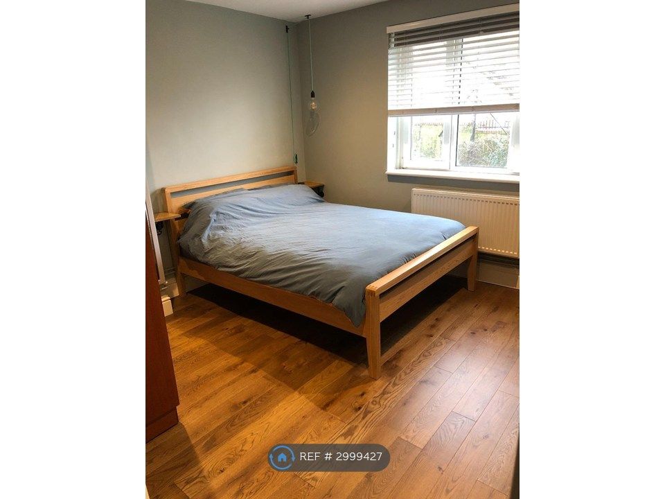Property photo 3 of 11 Bedroom 1.1