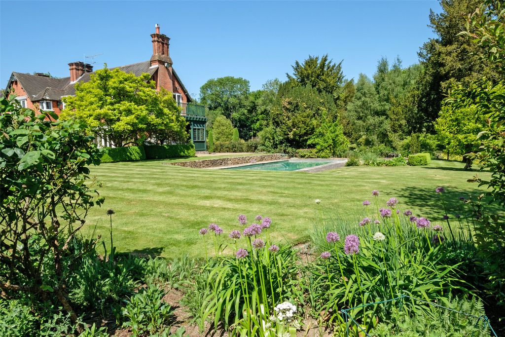 Property photo 1 of 24 Picture No. 05