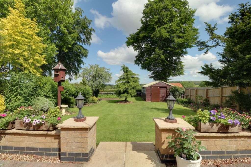 Property photo 2 of 23 Back Garden