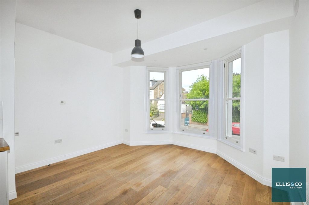 Property photo 1 of 7 Picture No. 11