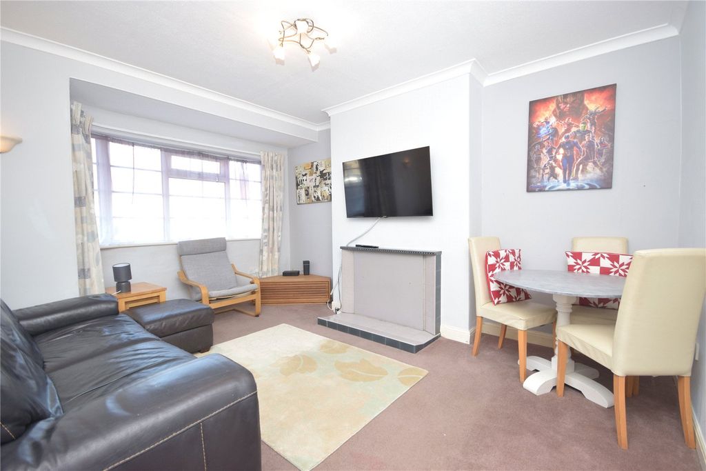 Property photo 2 of 8 Picture No. 11