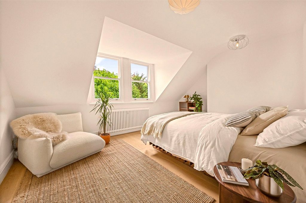 Property photo 3 of 11 Picture No. 22