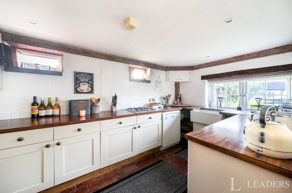 Property photo 3 of 19 Annexe Kitchen