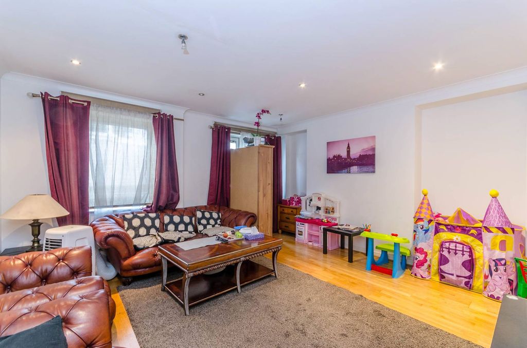 Property photo 2 of 3