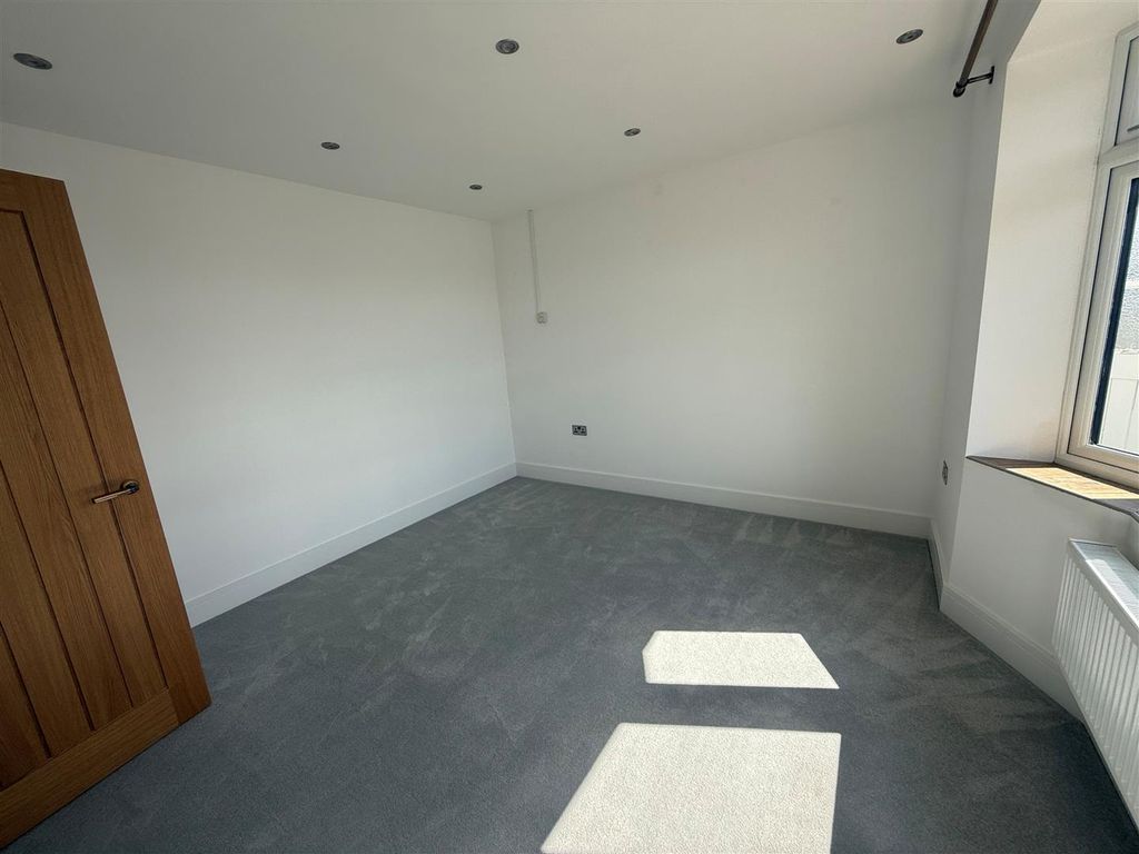 Property photo 3 of 5 Bedroom 1.Jpg