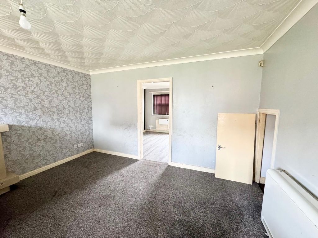 Property photo 3 of 8 Dining Room