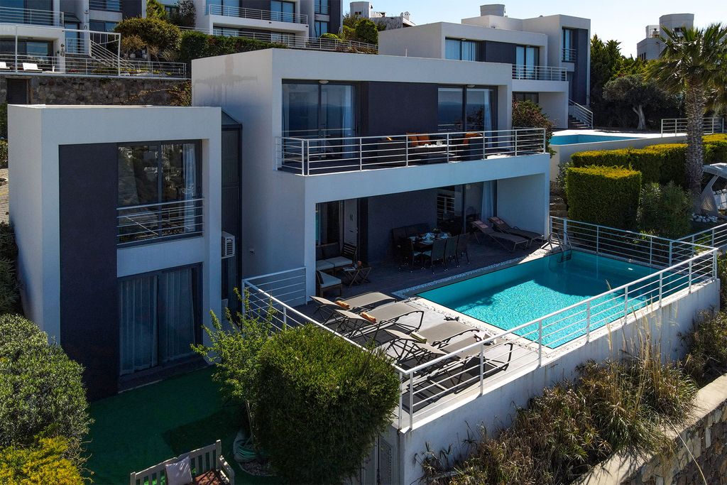 Property photo 2 of 27 Immaculate Sea View Yalikavak Villa For Sale Â€“ Picturesque Villa With Private Pool