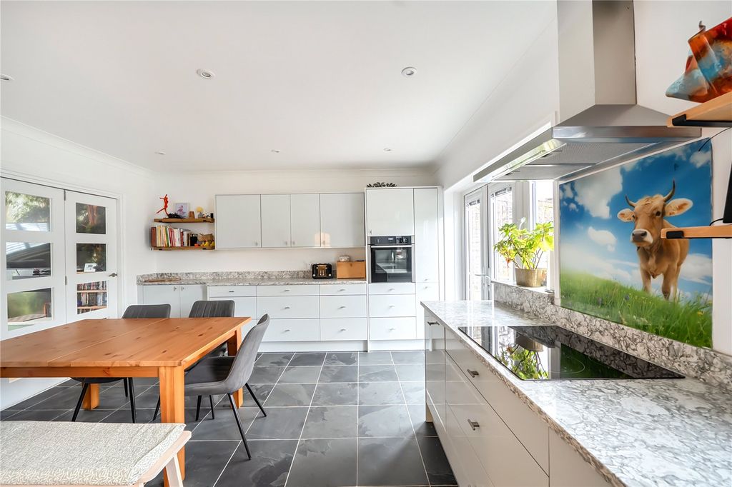 Property photo 3 of 25 Picture No. 03