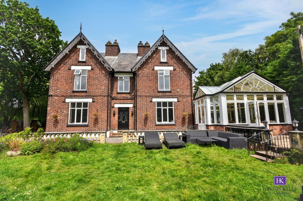 Property photo 1 of 30