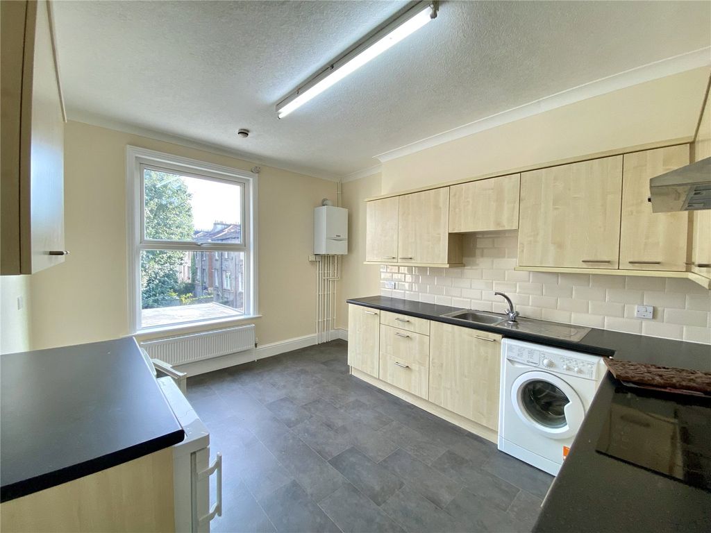 Property photo 2 of 12 Picture No. 13