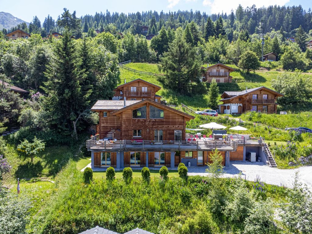 Property photo 1 of 9
