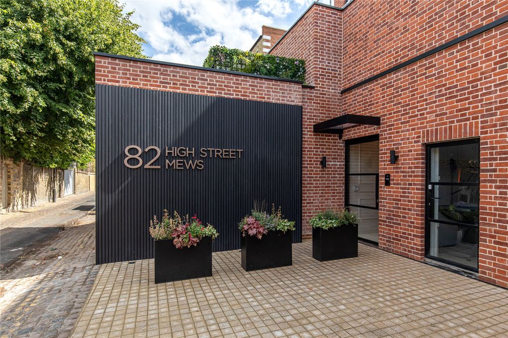 Property photo 2 of 17 External