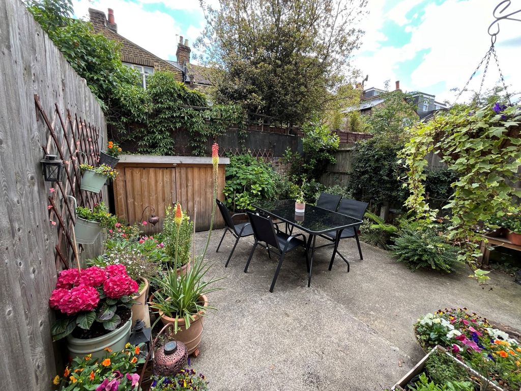 Property photo 3 of 16 Picture No. 23