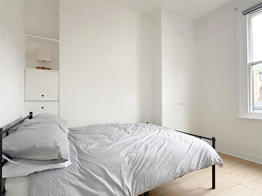 Property photo 3 of 12 Bedroom 1 (3).Jpg