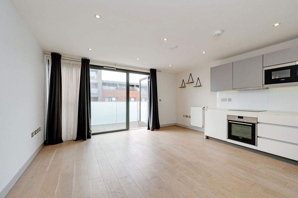 Property photo 2 of 7